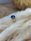 Bague ornée d'un cristal de Swarovski® bleu