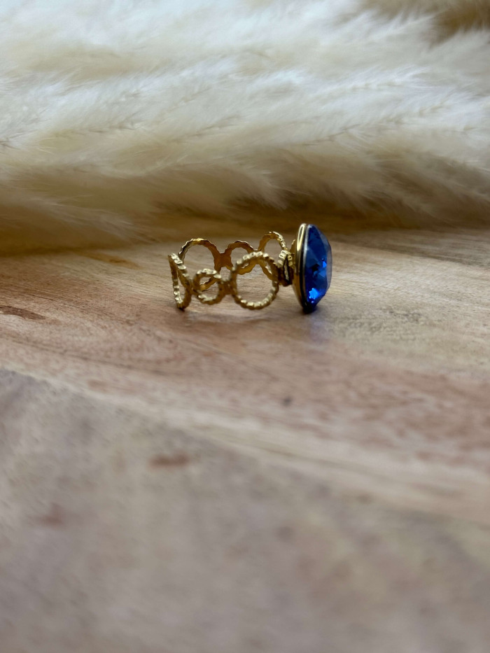 Bague ornée d'un cristal de Swarovski® bleu