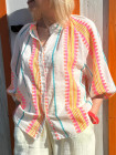Blouse motifs ethniques fluo manches bouffantes