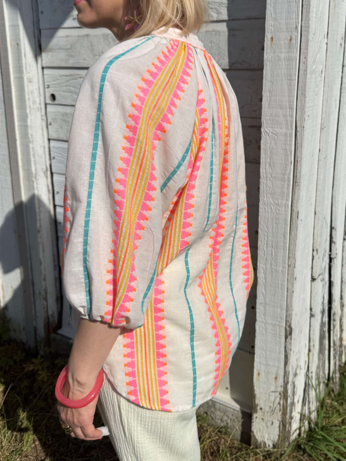 Blouse motifs ethniques fluo manches bouffantes