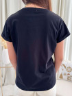 tee-shirt-noir-fils-doré-love-manches-retroussées