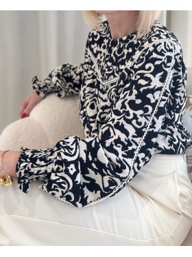 Blouse noir et blanc avec broderie