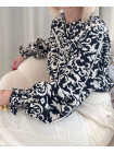 Blouse noir et blanc avec broderie