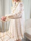 Robe col froufrou en dentelle