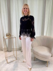 Blouse en dentelle noire